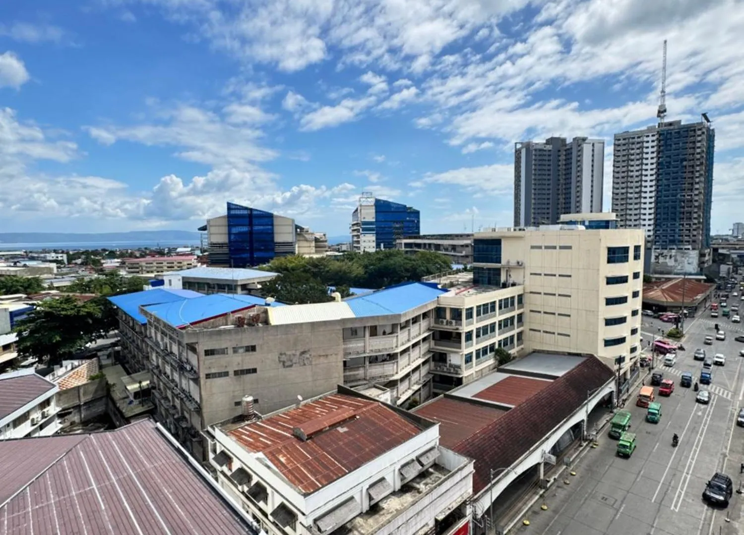 Vivaldi Residences Near Roxas Night Market, Davao City