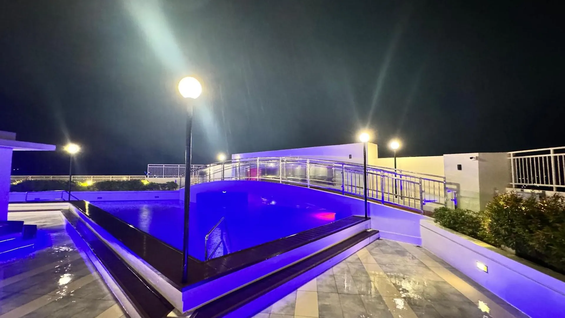 아파트호텔 Vivaldi Residences Near Roxas Night Market, Davao City