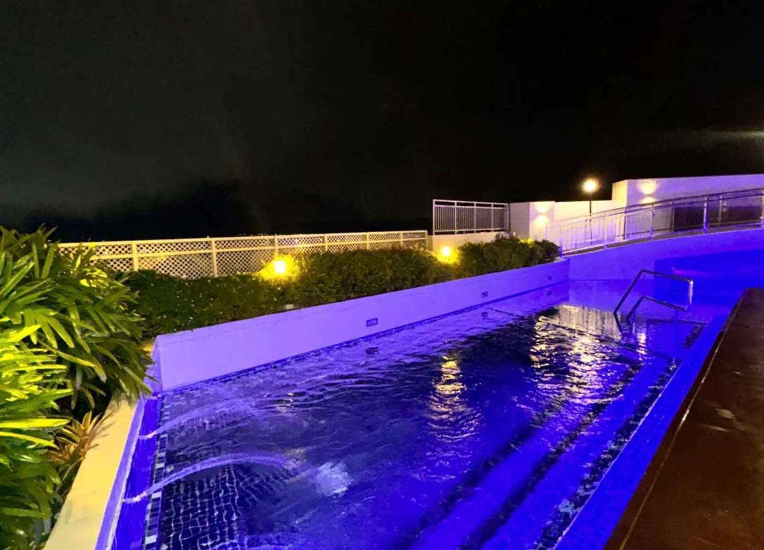 Vivaldi Residences Near Roxas Night Market, Davao City 0*,  필리핀